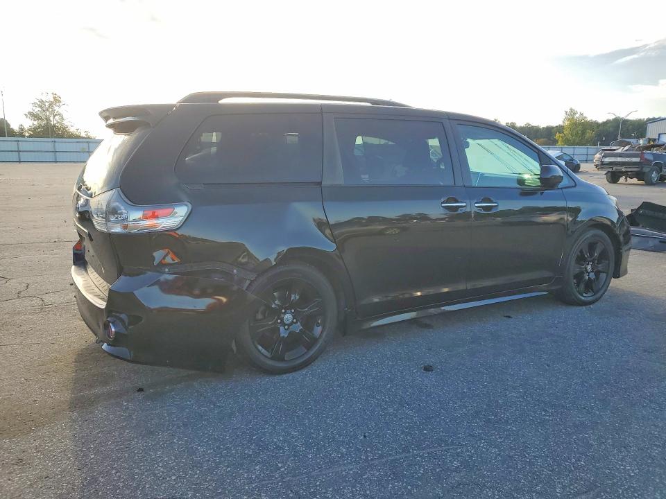 Снимка 3 от търг – 2015 TOYOTA SIENNA с VIN 5TDXK3DC1FS559335