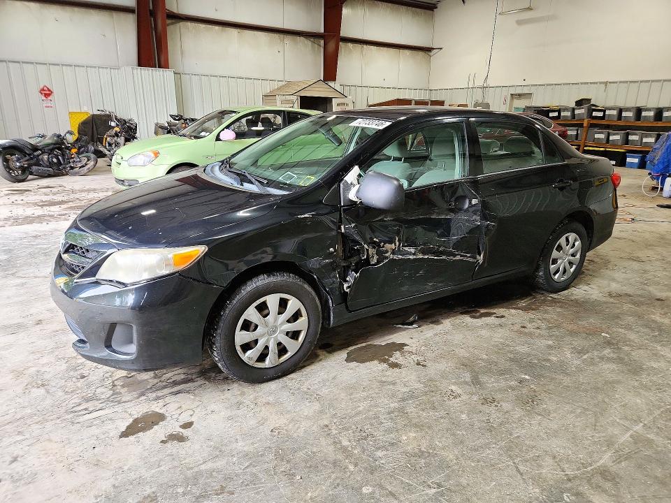 TOYOTA COROLLA 2011 с VIN 2T1BU4EE2BC643175 - Снимка от търг