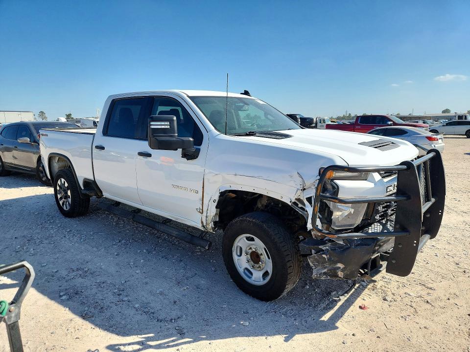 Снимка 4 от търг – 2023 CHEVROLET SILVERADO с VIN 2GC4YME73P1732158