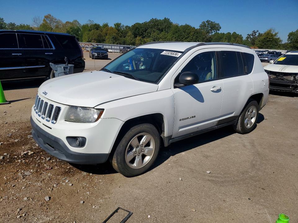 JEEP COMPASS 2016 مع رقم تعريف المركبة 1C4NJCBB8GD590437 - صورة من المزاد