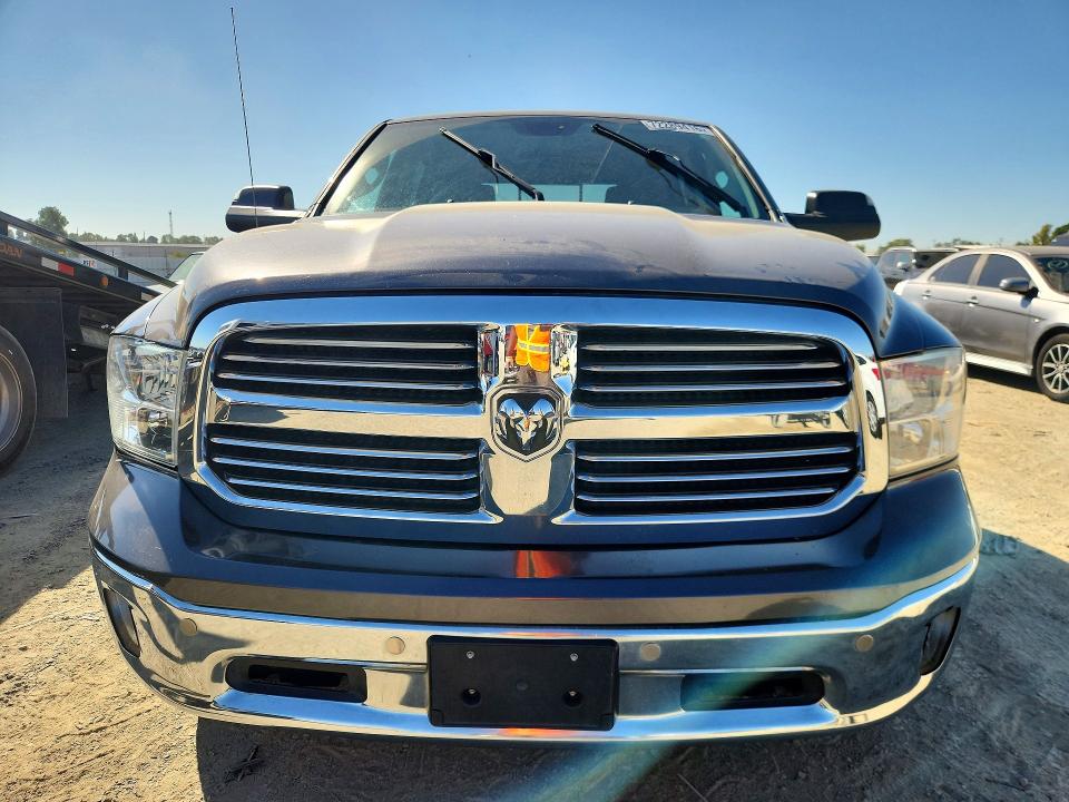 Снимка 5 от търг – 2015 RAM 1500 с VIN 1C6RR6LM4FS742713