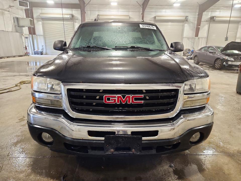 Foto 5 de la subasta – 2005 GMC NEW SIERRA con VIN 2GTEK19B551352089
