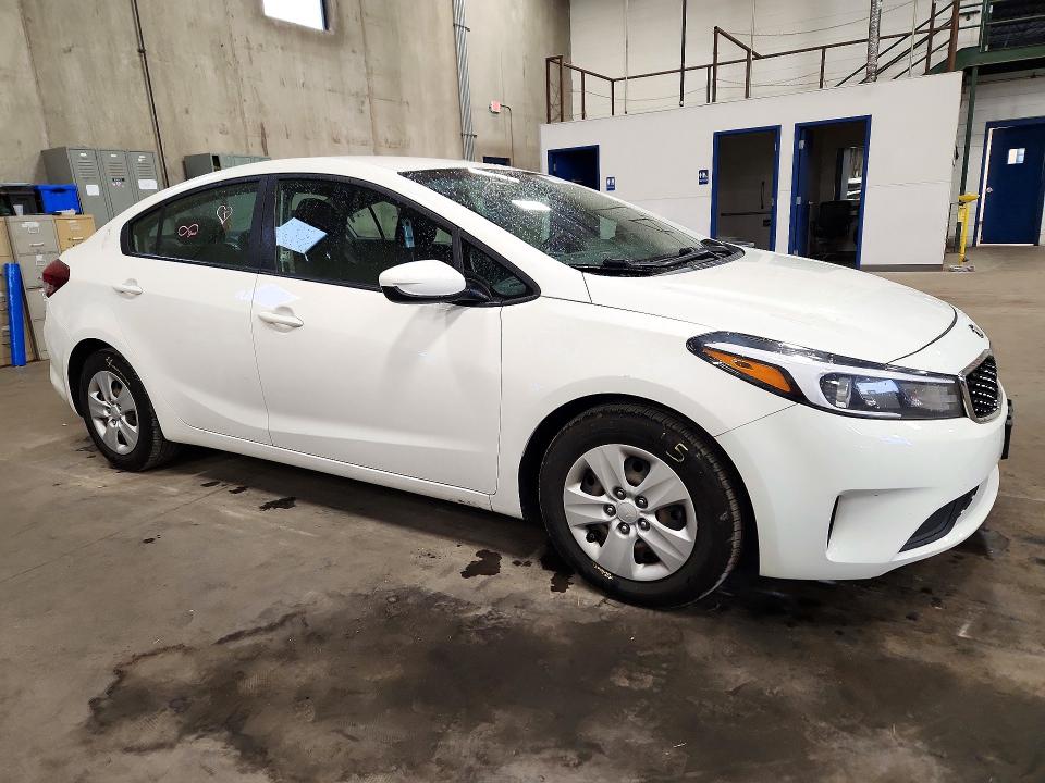 Снимка 4 от търг – 2018 KIA FORTE с VIN 3KPFK4A70JE188129