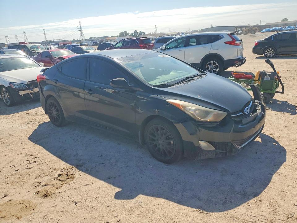 Снимка 4 от търг – 2013 HYUNDAI ELANTRA с VIN 5NPDH4AE6DH295402