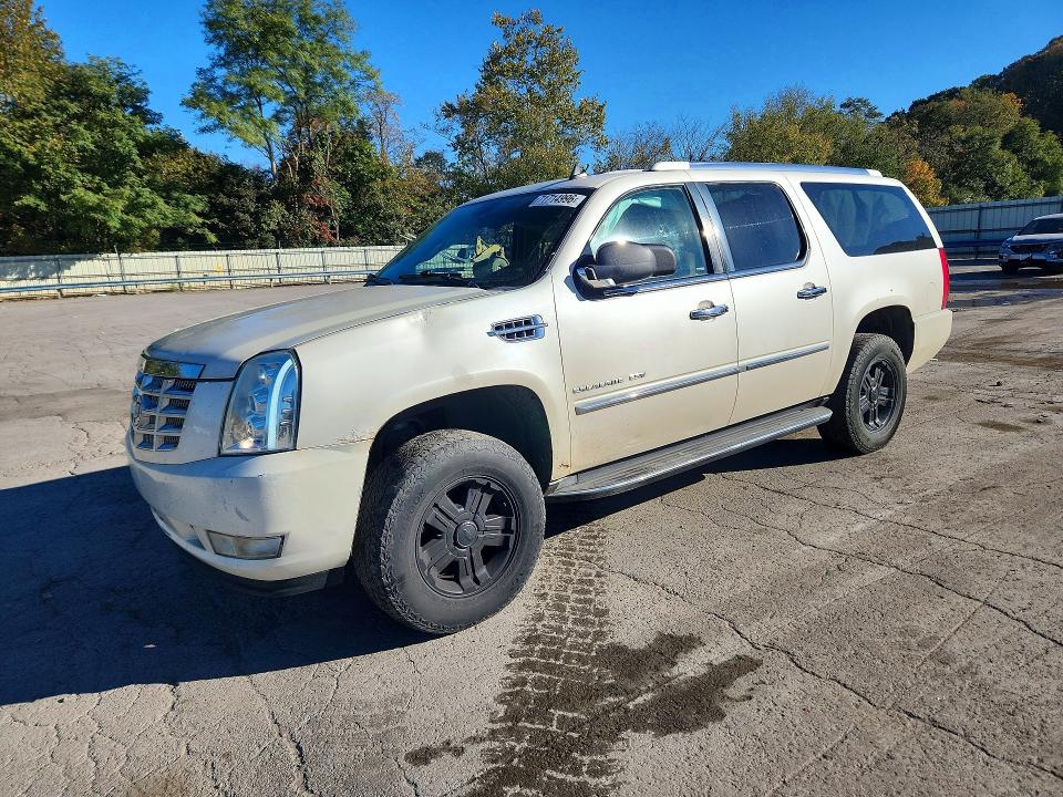 CADILLAC ESCALADE 2013 مع رقم تعريف المركبة 1GYS4HEF9DR374787 - صورة من المزاد