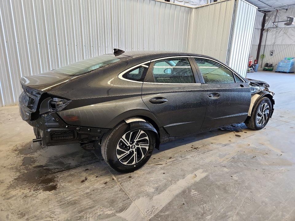 Снимка 3 от търг – 2026 HYUNDAI SONATA HYBRID с VIN KMHL24JJ6TA180407