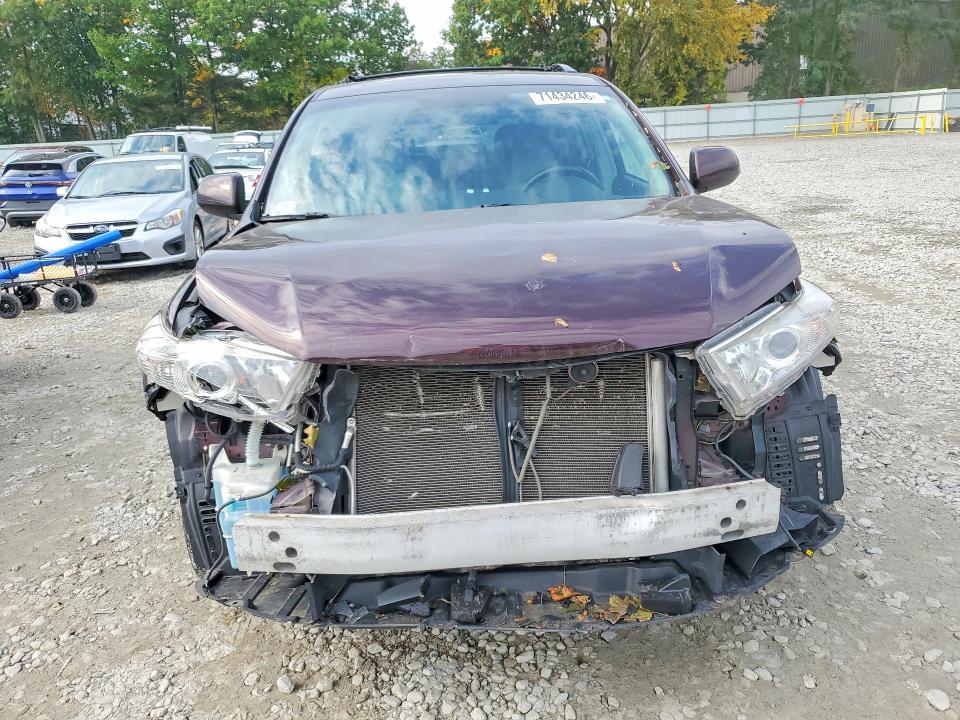 Photo 5 from auction – 2013 TOYOTA HIGHLANDER with VIN 5TDBK3EH3DS268529