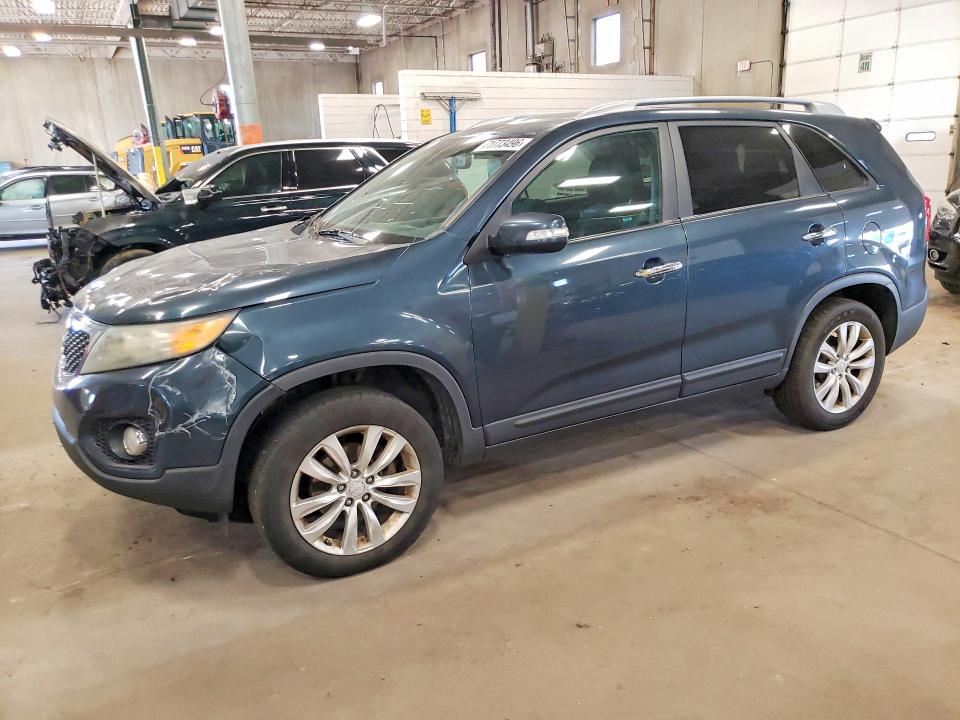 KIA SORENTO 2011 z numerem VIN 5XYKU4A21BG040587 - Zdjęcie z aukcji