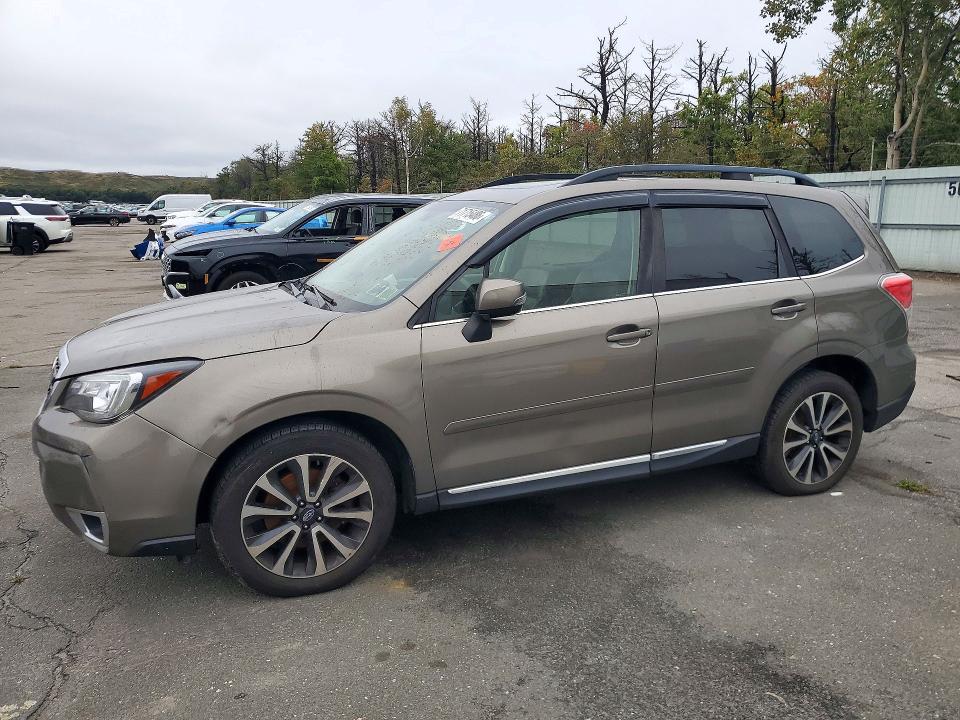 SUBARU FORESTER 2017 с VIN JF2SJGWC9HH554572 - Снимка от търг