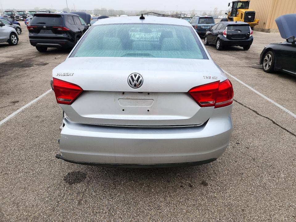 Снимка 6 от търг – 2014 VOLKSWAGEN PASSAT с VIN 1VWBS7A36EC028070