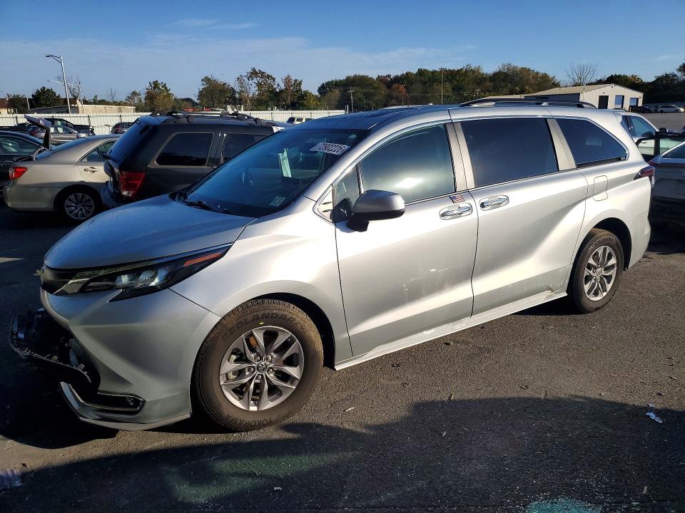 TOYOTA SIENNA 2024 с VIN 5TDYRKEC4RS205418 - Снимка от търг