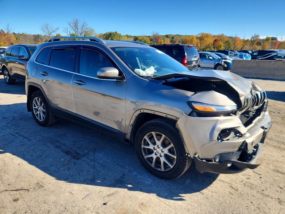 Foto 4 de la subasta – 2017 JEEP CHEROKEE con VIN 1C4PJMCS5HW504729
