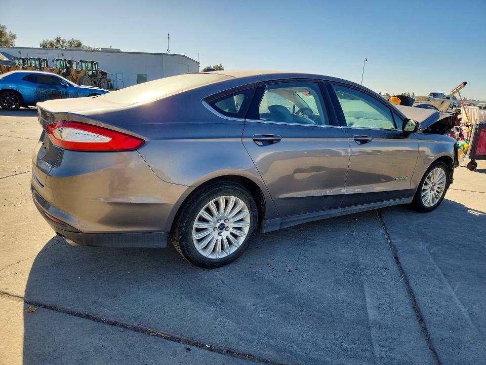 Снимка 3 от търг – 2014 FORD FUSION с VIN 3FA6P0UU7ER276076