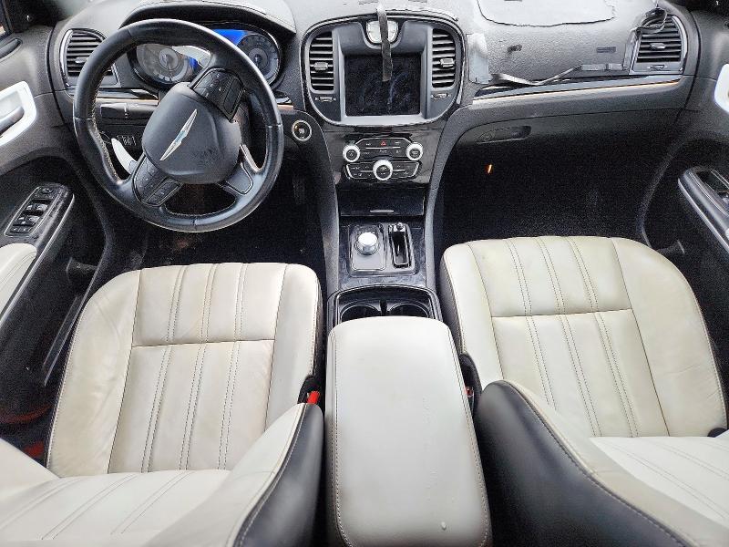 Снимка 8 от търг – 2019 CHRYSLER 300 с VIN 2C3CCABG2KH686100