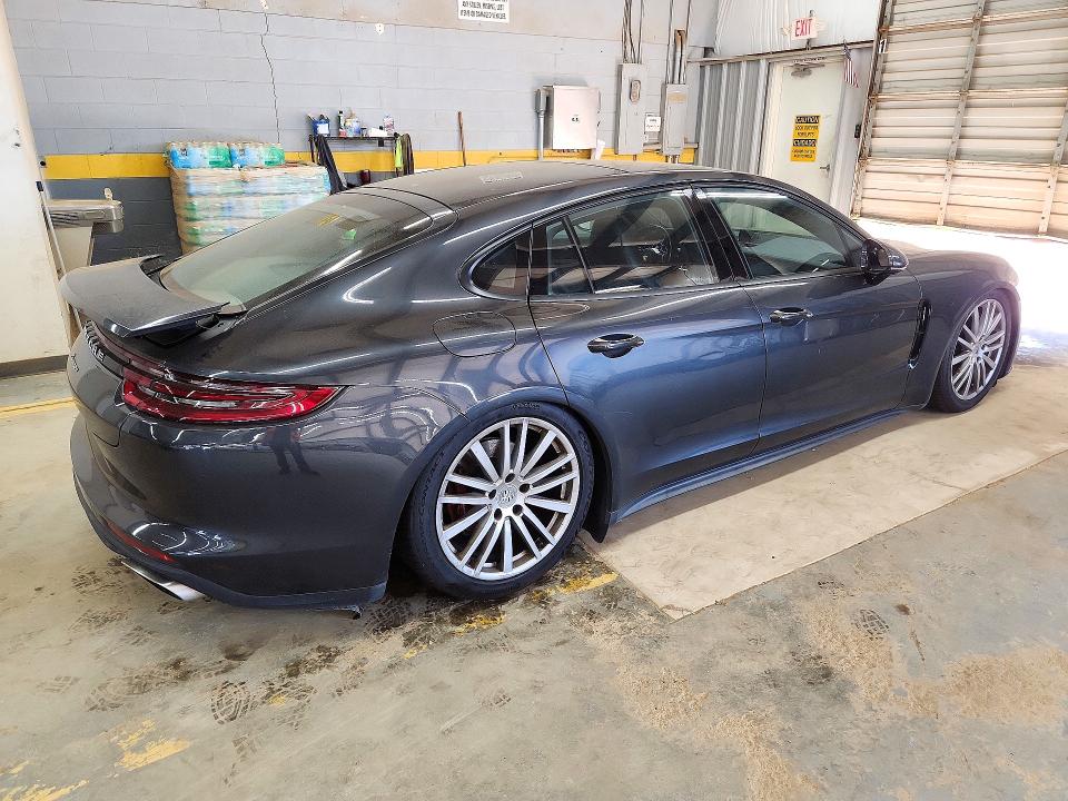 Photo 3 from auction – 2017 PORSCHE PANAMERA with VIN WP0AA2A77HL101653