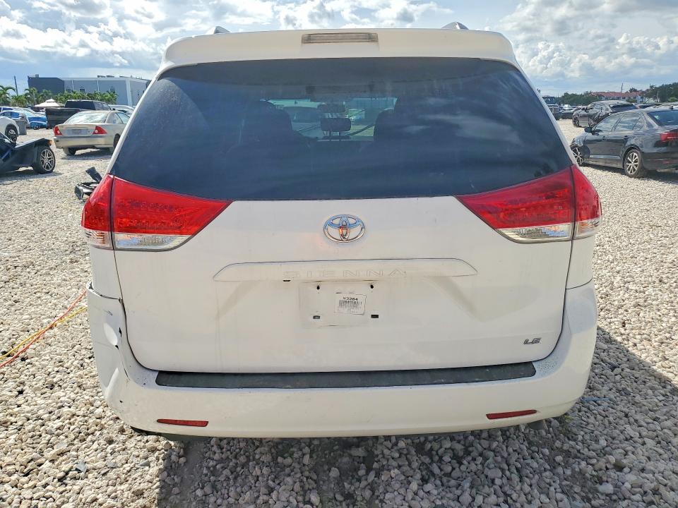 Снимка 6 от търг – 2011 TOYOTA SIENNA с VIN 5TDKK3DC4BS061473