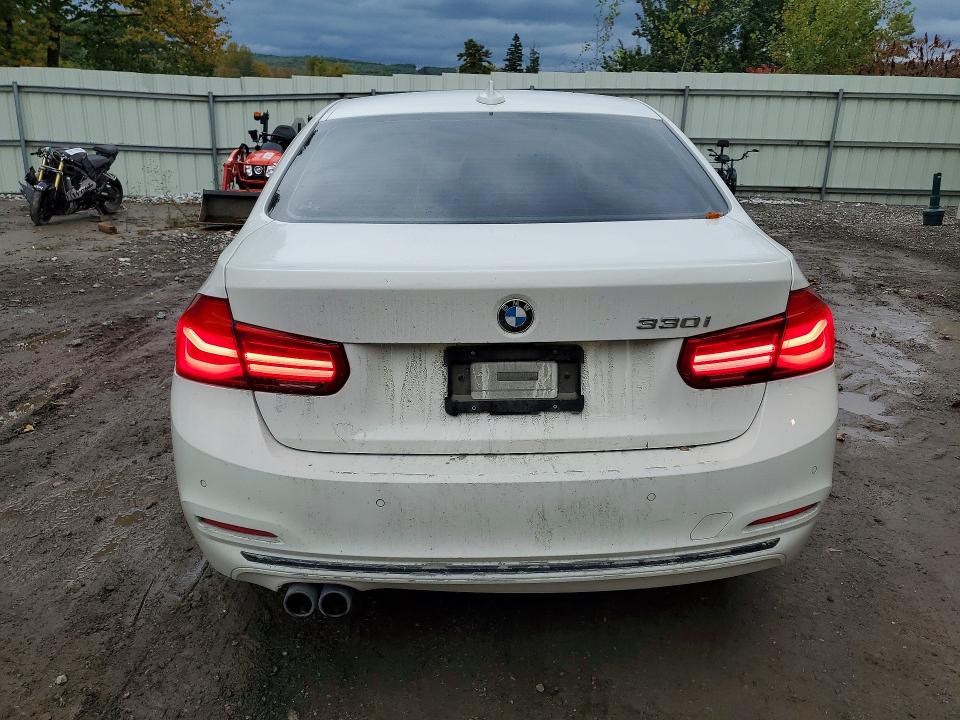 Снимка 6 от търг – 2017 BMW 330 с VIN WBA8B9G30HNU56724
