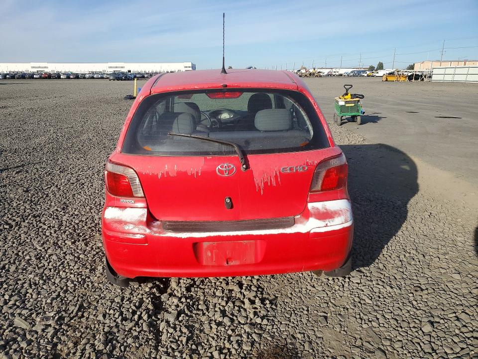 Снимка 6 от търг – 2004 TOYOTA ECHO с VIN JTDJT123040044238