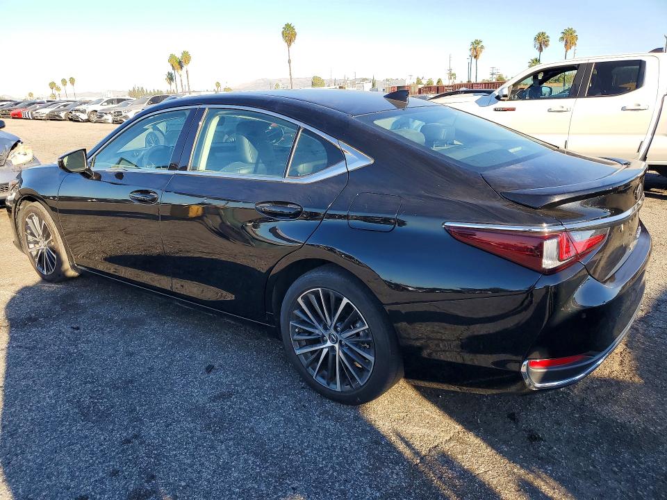 Снимка 2 от търг – 2025 LEXUS ES 300H с VIN 58ADA1C13SU057088