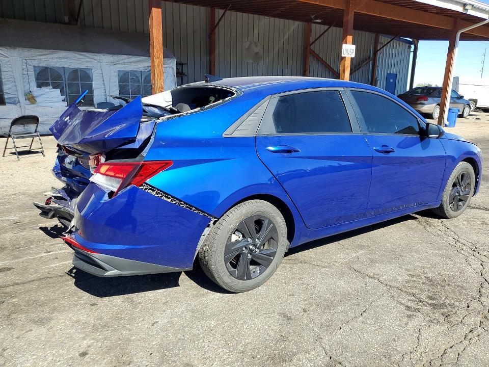 Снимка 3 от търг – 2021 HYUNDAI ELANTRA с VIN 5NPLM4AG1MH000313