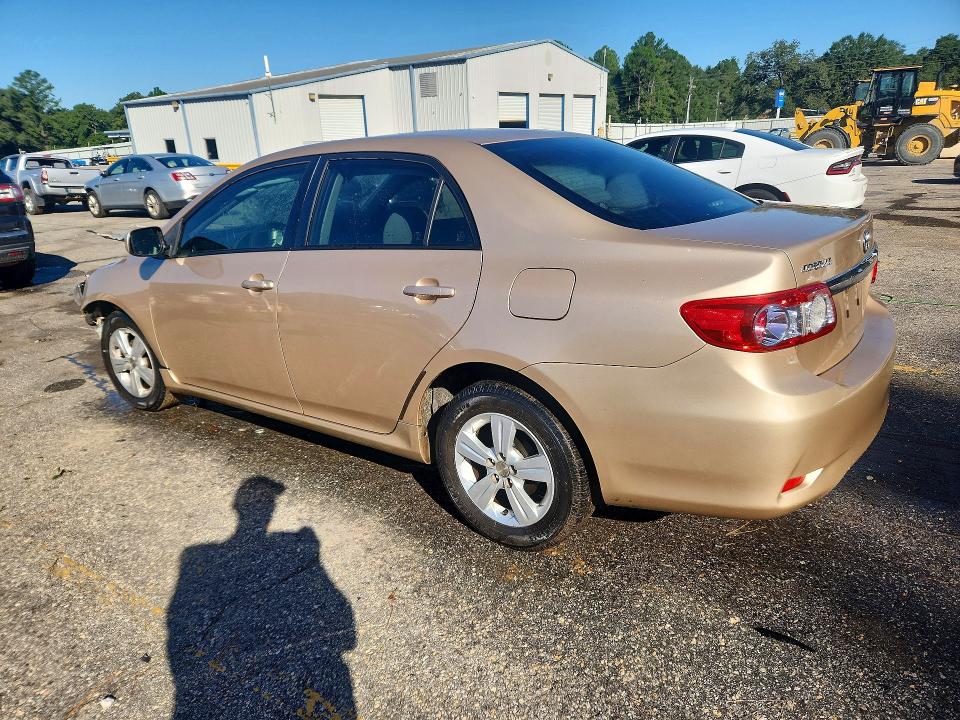 Снимка 2 от търг – 2011 TOYOTA COROLLA с VIN JTDBU4EE1B9144938