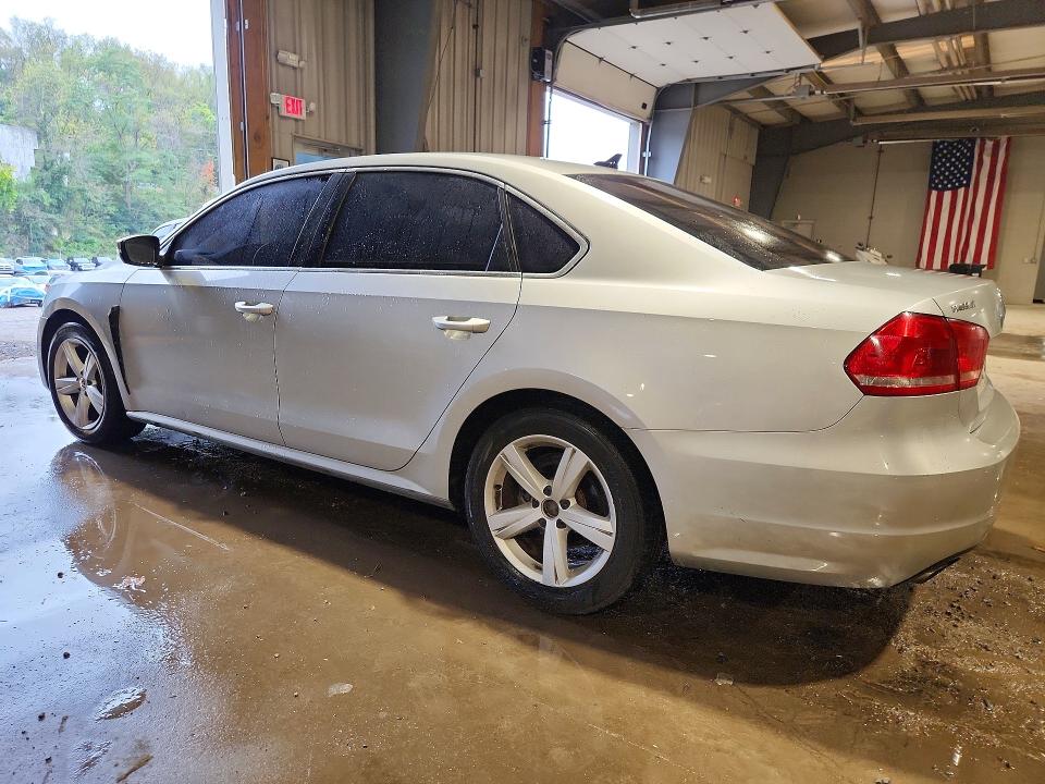 Снимка 2 от търг – 2014 VOLKSWAGEN PASSAT с VIN 1VWBT7A38EC049645