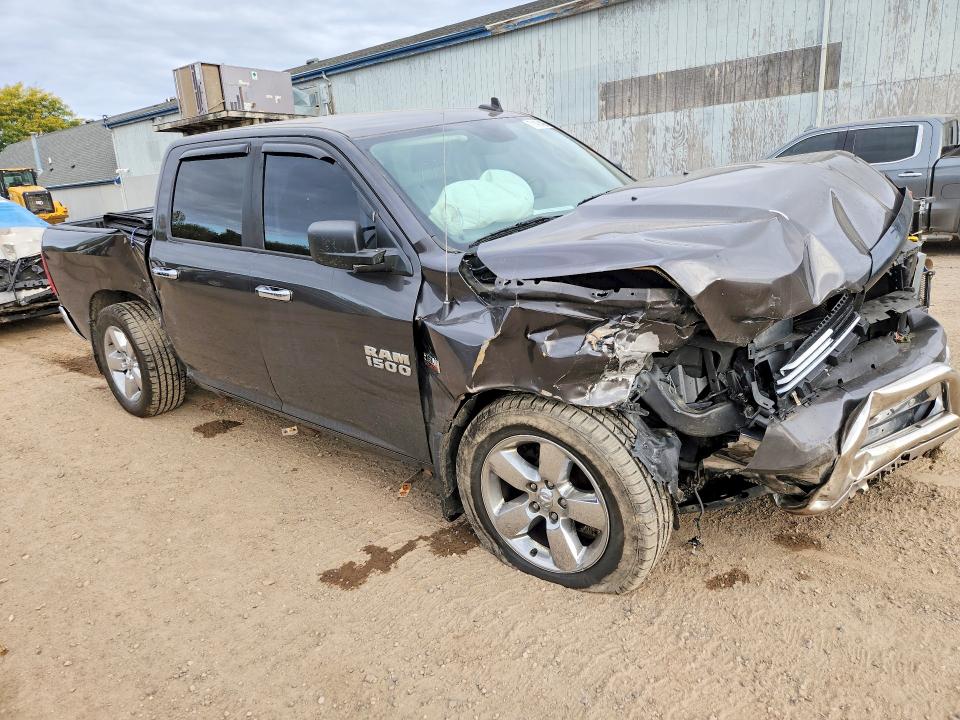 Снимка 4 от търг – 2016 RAM 1500 с VIN 3C6RR7LT7GG232989