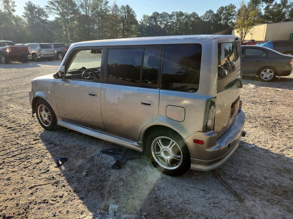 Снимка 2 от търг – 2006 SCION XB с VIN JTLKT324864063970