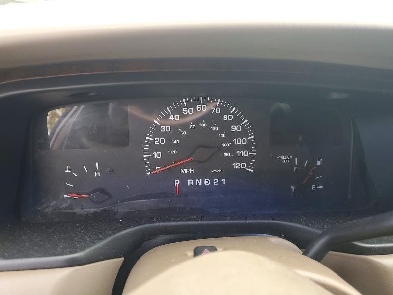 Photo 9 from auction – 2001 LINCOLN TOWN CAR with VIN 1LNHM82W01Y620885