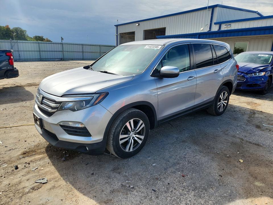 HONDA PILOT 2016 с VIN 5FNYF6H6XGB085888 - Снимка от търг