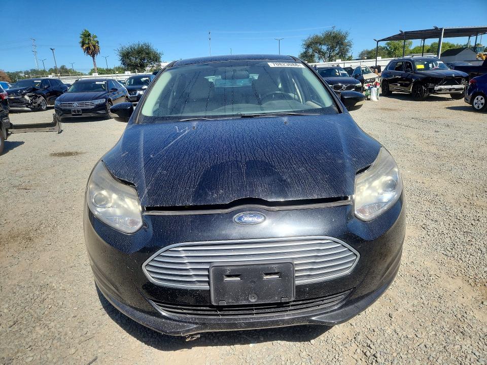 Снимка 5 от търг – 2013 FORD FOCUS с VIN 1FADP3R42DL159522