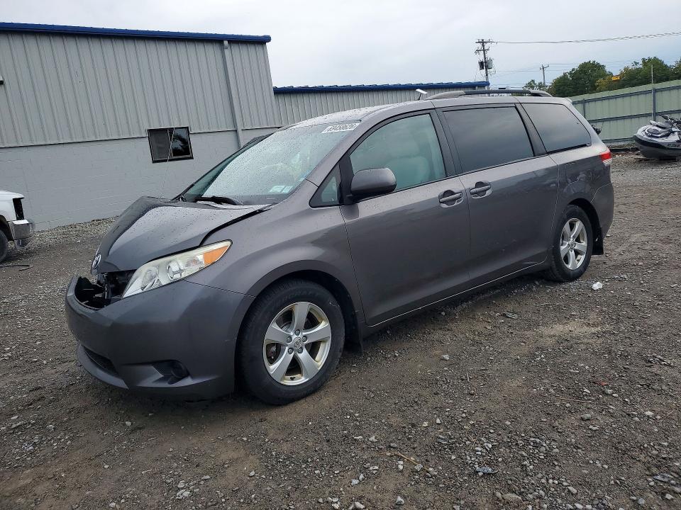 TOYOTA SIENNA 2011 with VIN 5TDKK3DC5BS103794 - Photo from auction