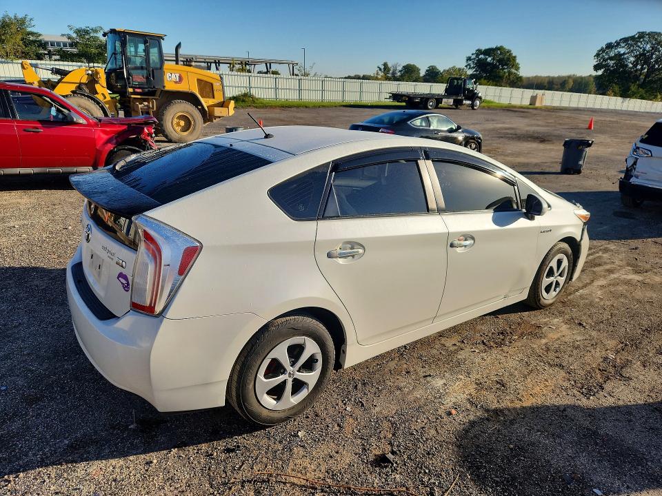 Zdjęcie 3 z aukcji – 2015 TOYOTA PRIUS z VIN JTDKN3DU5F1926535