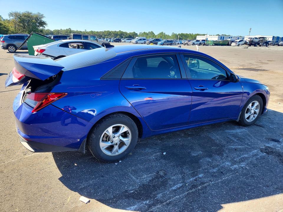 Снимка 3 от търг – 2023 HYUNDAI ELANTRA с VIN 5NPLL4AG2PH095133