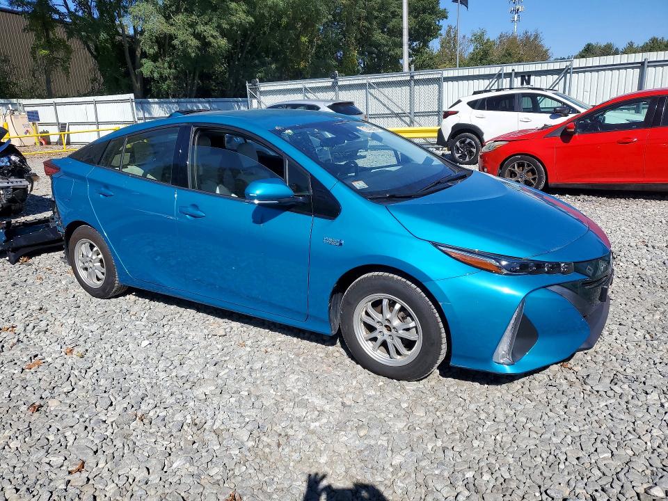 Photo 4 from auction – 2018 TOYOTA PRIUS PRIME with VIN JTDKARFP6J3079365