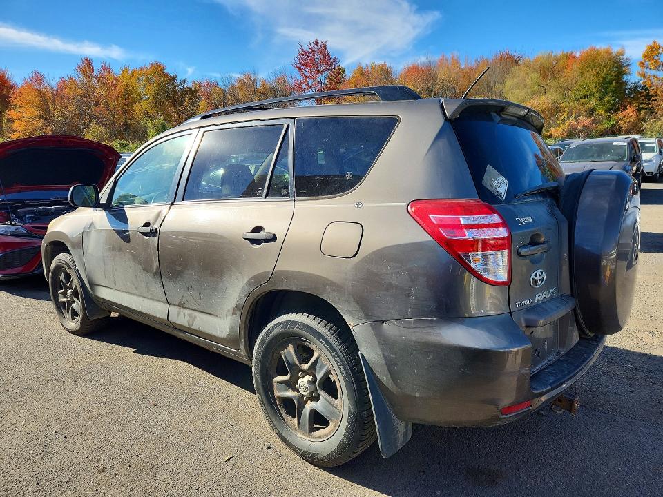 Снимка 2 от търг – 2010 TOYOTA RAV4 с VIN JTMBF4DV7AD032989