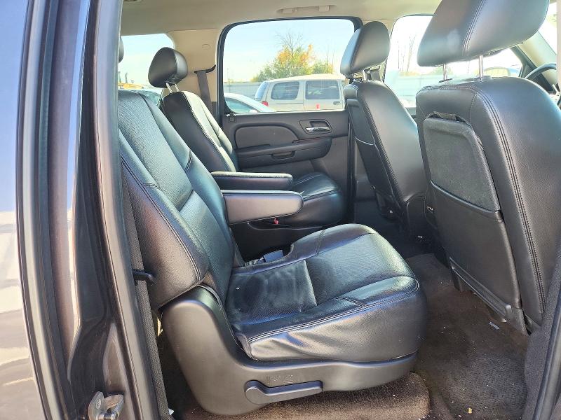Photo 11 from auction – 2010 CHEVROLET SUBURBAN with VIN 1GNUKKE36AR103826