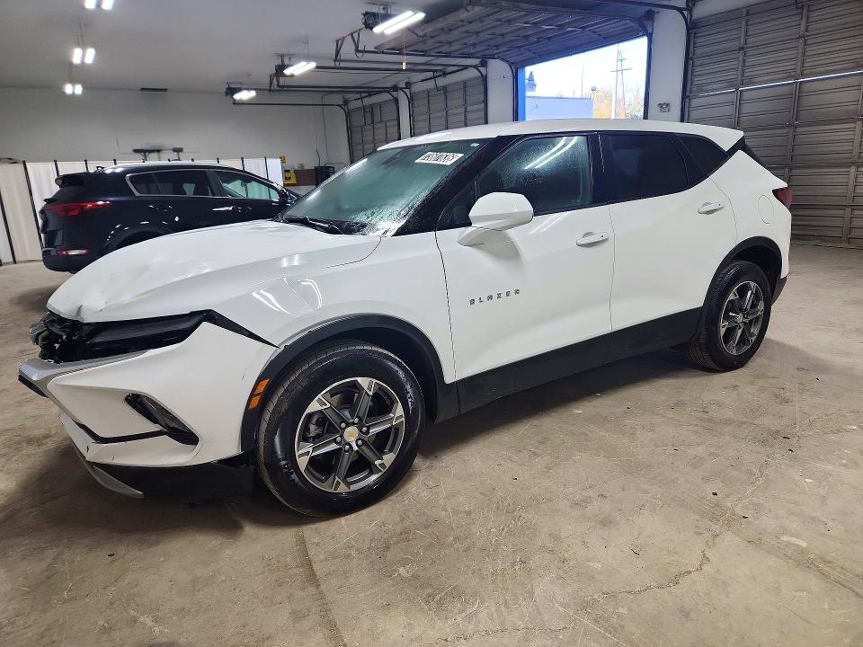 Photo 1 from auction – 2025 CHEVROLET BLAZER with VIN 3GNKBCR42SS194446