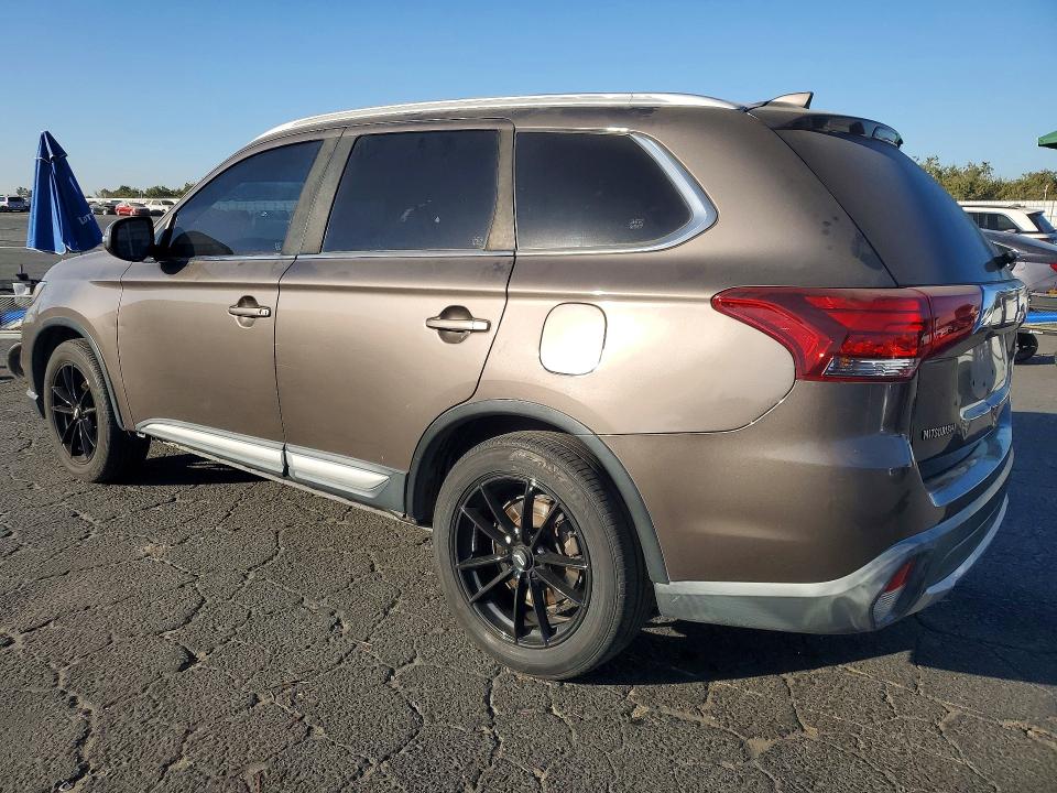 Снимка 2 от търг – 2017 MITSUBISHI OUTLANDER с VIN JA4AD3A36HZ018829