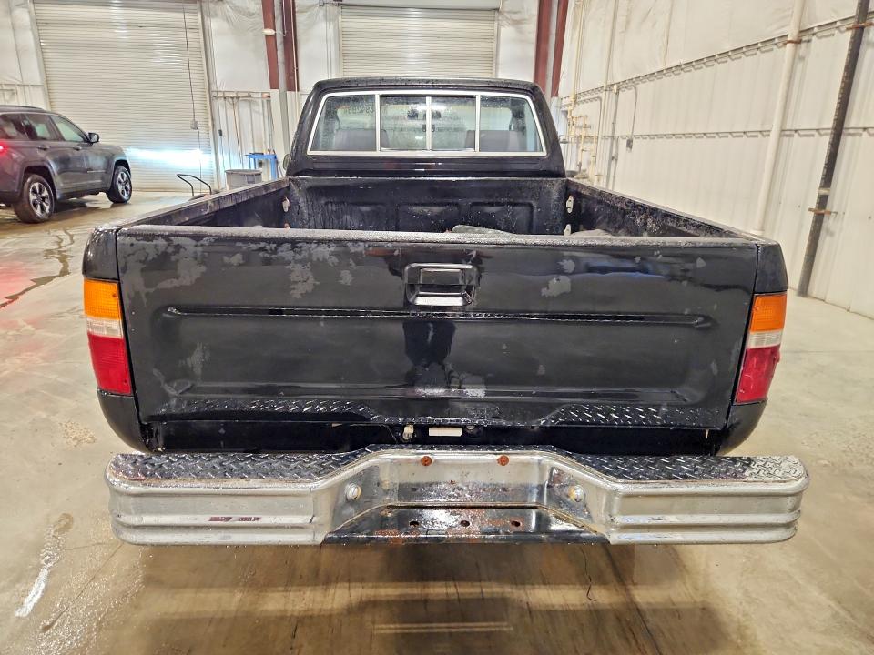 Photo 6 from auction – 1992 TOYOTA PICKUP with VIN JT4RN01P3N0030184