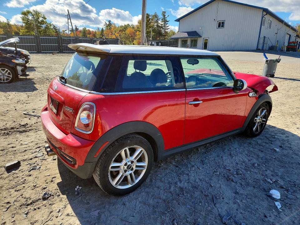 Фото 3 с аукциона – 2012 MINI COOPER с VIN WMWSV3C5XCTY16717