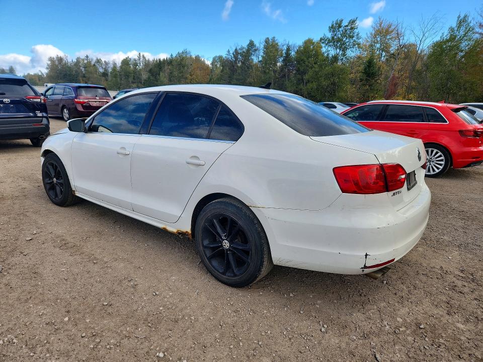 Photo 2 from auction – 2013 VOLKSWAGEN JETTA with VIN 3VWLX7AJ7DM355238