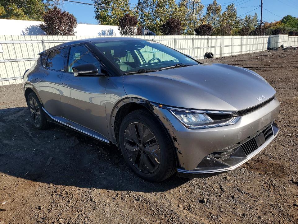 Photo 4 from auction – 2024 KIA EV6 with VIN KNDC34LA2R5215377