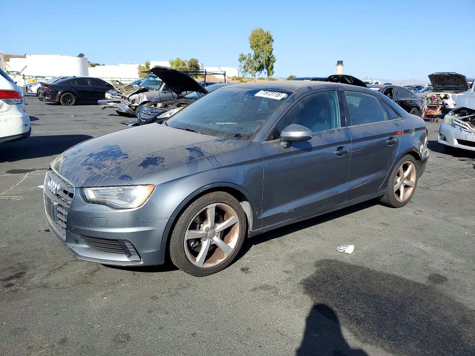 Снимка 1 от търг – 2015 AUDI A3 с VIN WAUACGFF4F1069743