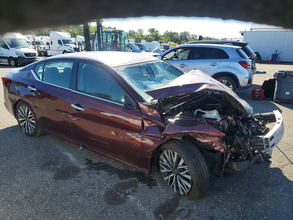 Photo 4 from auction – 2025 NISSAN ALTIMA with VIN 1N4BL4DV4SN403889