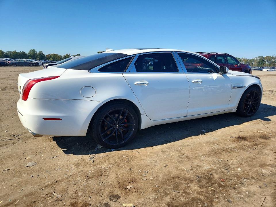 صورة رقم 3 من المزاد - 2015 JAGUAR XJL مع VIN SAJWJ2GD8F8V75339