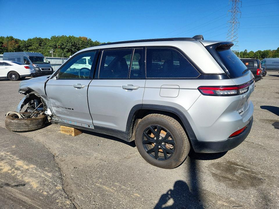 Снимка 2 от търг – 2025 JEEP GRAND CHEROKEE с VIN 1C4RJHAG5SC325100