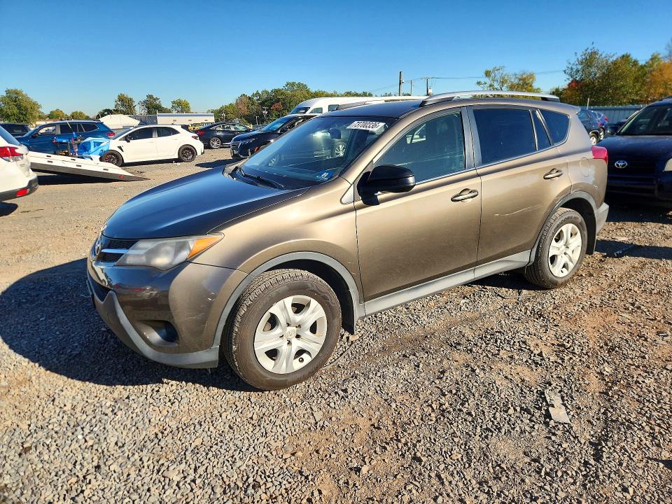 Снимка 1 от търг – 2015 TOYOTA RAV4 с VIN JTMBFREV1FD167632