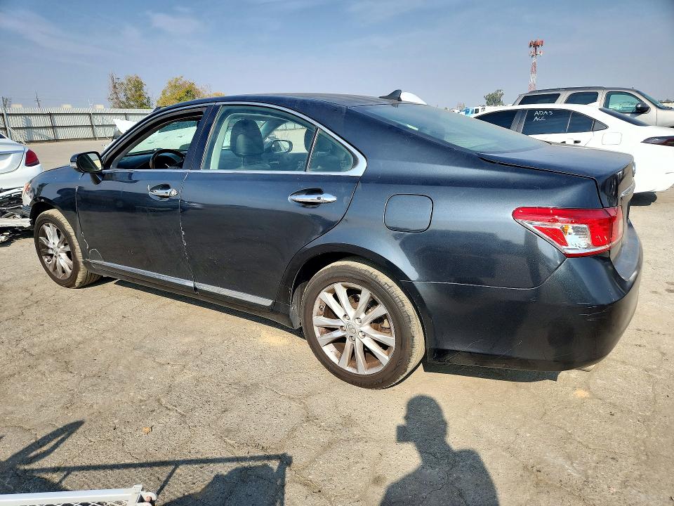Снимка 2 от търг – 2011 LEXUS ES с VIN JTHBK1EG3B2467806