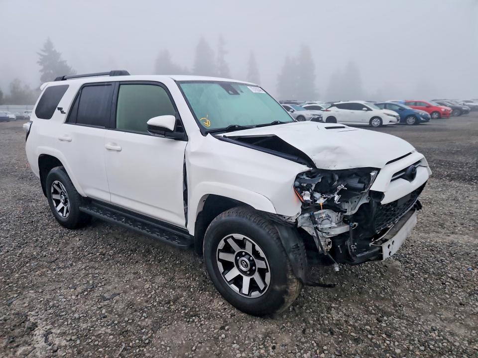 Снимка 4 от търг – 2021 TOYOTA 4RUNNER с VIN JTEPU5JR1M5934766